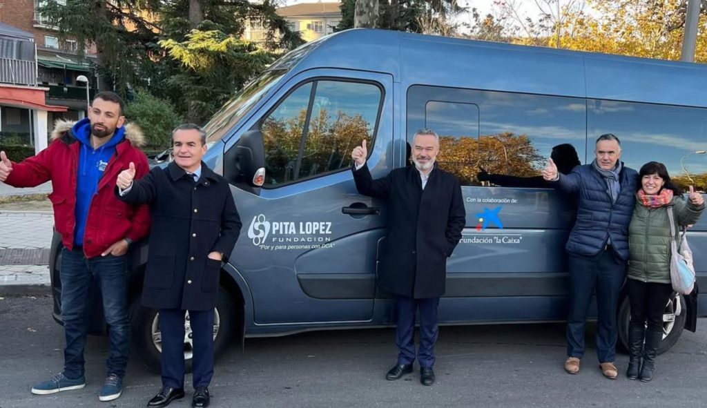 Donación Furgoneta Fundación La Caixa
